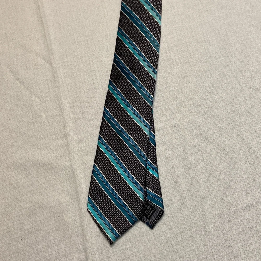 PRONTO UOMO COUTURE Handmade 100% Silk Mens Luxurious Dress Tie - Like New!
